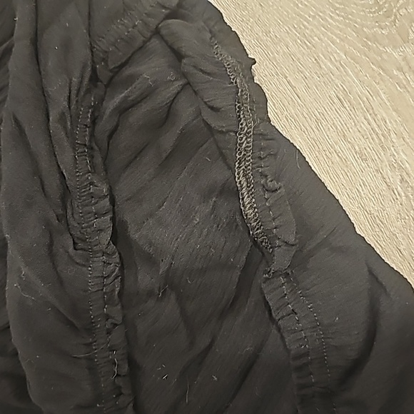 Cute halter top - Picture 4 of 4